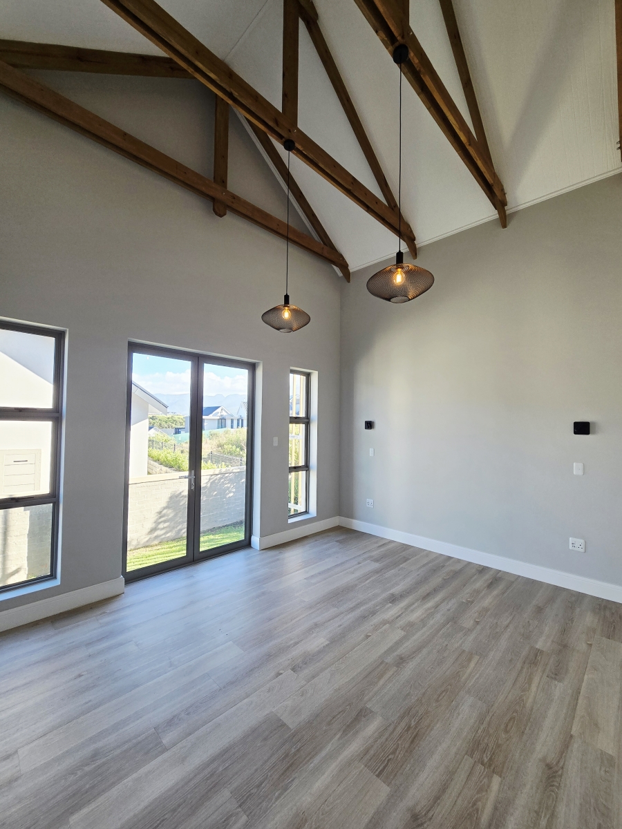 4 Bedroom Property for Sale in Kingswood Golf Estate Western Cape